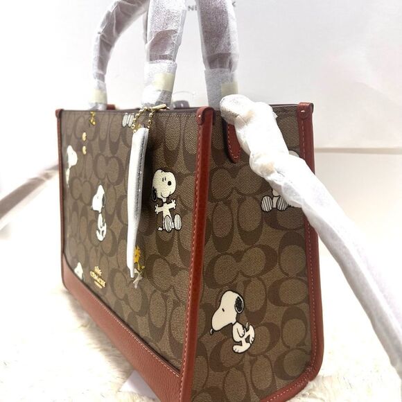 🔥NEW! Coach X Peanuts Dempsey Carryall in Canvas w/ Snoopy Msrp: $450.00 - Picture 7 of 11